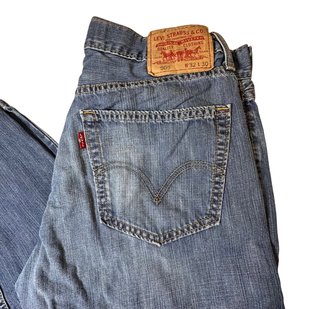 Levis 505 Regular Fit Mens Jeans Size 32x30 Light Wash Denim Blue